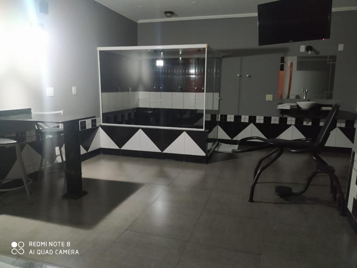 Movie Inn Motel E Hospedagem (Adults Only) Рибейран-Прету Экстерьер фото