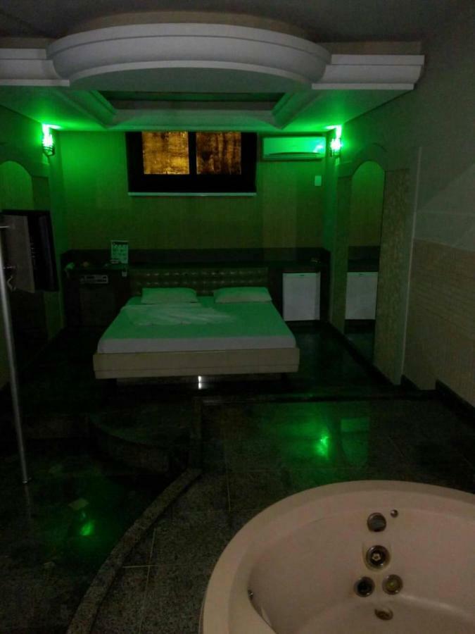 Movie Inn Motel E Hospedagem (Adults Only) Рибейран-Прету Экстерьер фото